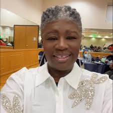 Pamela Leake's Instagram, Twitter & Facebook