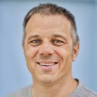 Robin Jessee's Instagram, Twitter & Facebook