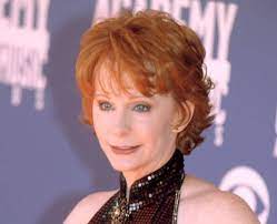 15 Reba McEntire Hairstyles for Women Over 40