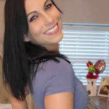 Outdoor NYE lighting ideas with floodlights and string lights