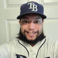 Should I adopt adult cat or kitten first?