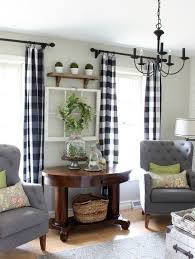 Buffalo plaid décor makes farmhouse decorating cozy! 25 Fresh Ways To Style Your Home With Buffalo Check Digsdigs
