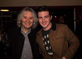 Bell is the son of a professional billiard player robin dodson and joe bell. Robin Dodson On Twitter Drakebell Albert Lee One Of The Greatest Guitarist Ever Http T Co Lt4wvkaldw