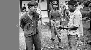 Apakah pengaruh kebijakan kebijakan tersebut masih dapat dirasakan oleh rakyat. Kisah Foto Tentara Belanda Menjadikan Ulah Orang Indonesia Yang Mau Jadi Jongosnya Sebagai Tertawaan Warta Kota