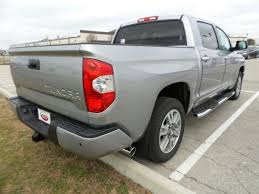 When you are boarding on your toyota, the metal cars that run underneath the door are sure to give you a boost into your toyota. Toyota Tundra Running Boards Oem