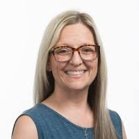 70+ profilů „Ebert“