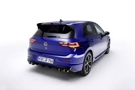 The r32 engine was not added to the range until much later, while the 2.3 v5 was a new. Vw Golf 8 R 2021 Bis Zu 24 Rabatt Meinauto De