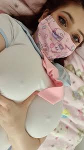 N1c0l3 loves her dildo