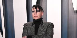 El 08 de abril de 2020, lindsay usich actualizó su cuenta oficial en instagram agregando una nueva historia donde podemos ver a su primo actor tyler johnson comentando su estadía en los angeles donde dio a entender en una revista que marilyn manson y lindsay usich se habrían. Marilyn Manson Looks Shockingly Conservative At Oscars Party