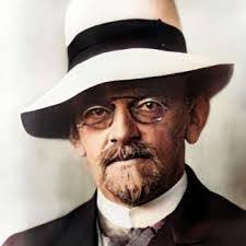 David Hilbert's Instagram, Twitter & Facebook