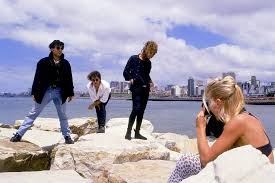 Por un lado, los eternos fans del cantautor argentino siempre alabarán su talento y los varios temas que. Flacostereo Twitterissa Soda Stereo En Enero De 1988 Cerraba La Gira Signos En La Costa Atlantica Argentina Y Realizaba Para Gente Estas Fotos En Playa La Perla De Mar Del Plata El