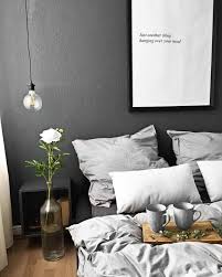 Wow Die Dunkle Wand Setzt Einen Tollen Akzent Im Schlafzimmer Von Oursweetliving Mywestwingstyle In 2020 Dunkle Wand Dunkle Wande Schlafzimmer Einrichten