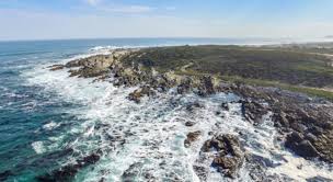 Au fil des ans, ce phénomène augmente la concentration en sel, qui atteint aujourd'hui 28 à 33 %. Les 10 Plages Les Plus Dangereuses Du Monde Actualites Nautisme