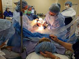 Dengan ini, risiko meroyan atau postnatal depression dapat dikurangkan. Usah Khuatir Ceasarean