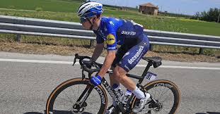 Pelgrim states evenepoel's raw numbers aren't that spectacular, but because of his small frame and high power efficiency in his aero position, he is able to make the difference. Winning The Giro Will Be Complicated Admits Remco Evenepoel