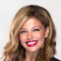 Elizabeth Colston's Instagram, Twitter & Facebook