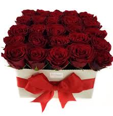 Stunning flowers in a box. Square Rose Box Flowerandballooncompany Com