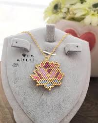 Miyuki Design On Instagram Yeni Model Lotus Kolye C Tasarim Fotog In 2020 Miyuki Brick Stitch Beaded Jewelry