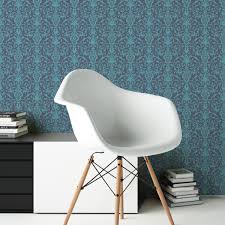 Perk up eine schlichte weiße wand mit mehreren schattierungen von waben. Edle Blaue Tapete Mit Klassischem Damast Muster Gmm Berlin Com