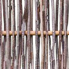 Haselnusszaun Beim Spezialisten Fur Naturgeflechte Kaufen Naturzaun Zaun Grune Ideen