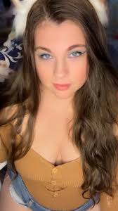 Selfie for Saturdayyy 😆 hey guys.