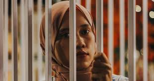 Penceramah bebas dan seorang guru sekolah asal : 9 Anak Jin Yang Berkeliaran Penjelasan Ustaz Auni Mohamad Ini Buat Ramai Istighfar Nona