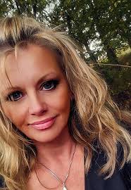 Introduction and wedding photo share