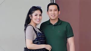 Berita nindy ayunda terbaru hari ini: Baru Ungkap Kdrt Setelah 9 Tahun Nindy Ayunda Buka Suara Kalau Orang Tua Saya Enggak Tahu Saya Mungkin Herstory