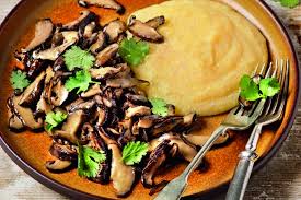 Polenta mole com cogumelo para um jantar gourmet | MdeMulher