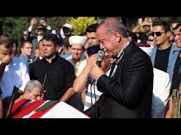 Erol olçok, who had worked with recep tayyip erdoğan since 1993 and had a large role in ak party advertisements, promotions and campaigns since its foundation, joined the resistance with his 16. Erol Olcok Ve Mustafa Cambaz In Cenazesinde Gozyaslarini Tutamadi Youtube