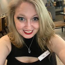 More doggo knowledge! Sploots, doggos that look like food, and more! (Photo  credits in first comment.)