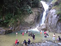 Denai ke air terjun ini tidaklah mencabar bagi mereka. 17 Lokasi Tersorok Kawasan Air Terjun Yang Menarik Di Sekitar Selangor Dan Kuala Lumpur Pakar Percutian