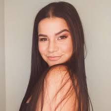 Sydney Seau (@SydneySeau)