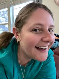 Shrimp hoop earrings definitely turn me from a saddie to a baddie 😂