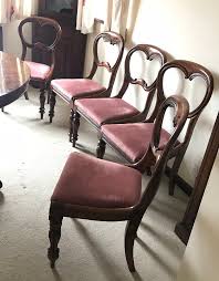 The chairs are made from australian red cedar (toona ciliata) in about 1880.… Antique Set Of 5 Antique Early Victorian Balloon Back Mahogany Dining Chairs C1850 Antiques Co Uk