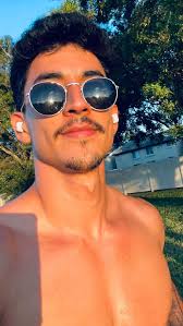 A QUIEN PUEDA INTERESAR!!, Hay una diferencia de 6 años entre la primera  foto y las demás!, Muchas personas me conocen desde pequeño: el flaquito  que en su vida pensó levantar una pesa en un gimnasio, ...