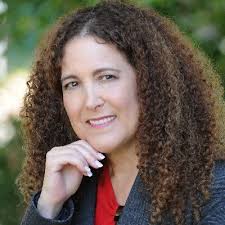 Robin Kellogg (@robinlk18)