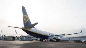 Ryanair 737 crashes near ibiza airport emergency landing, crash landing! Ryanair Takes Delivery Of Last B737 800 Business Traveller