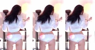 Jayoung1062 Showing Off Her Bouncing Curvy Tits On Live Video