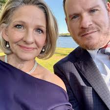 When do graduation party decorations and items go