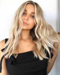 Natural Light Showing Us Slight Smokey Blonde Shadow Blend Yellow Blonde Hair Light Blonde Hair Blonde Hair Color