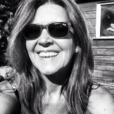 Elaine Grantham's Instagram, Twitter & Facebook