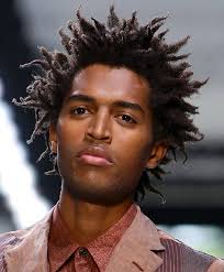 A medium size afro does not cover the forehead when combed, and so this is the best way to know that your hair is medium. 54 Trendy Afro Hairstyles For Black Guys Fashion Hombre