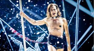 I look di damiano e dei maneskin. X Factor I Maneskin Danno Scandalo Tutti Pazzi Per Damiano Il Mattino It