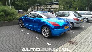 Peugeot Rcz Met Blauw Chrome Wrap Foto S Autojunk Nl 98311 Peugeot Blauw Auto