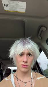 AHAHAH THE WAY MY TEETH LOOK RIGHT BEFORE