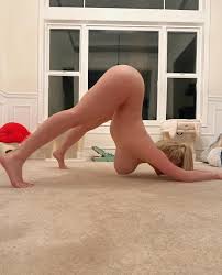 Non-nude model  смешные картинки, мемы и приколы на JoyReactor