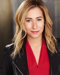 Elizabeth Callaway's Instagram, Twitter & Facebook