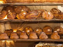 Ovviamente ci sono delle farine speciali all'interno di questo disciplinare che rendono caratteristico questo prodotto, ma visto che non le. Il Pane Di Altamura Museo Del Pane Di Vito Forte