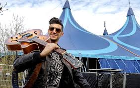 11x13, idee voor plattegrond boven vanwege 3 kinderslaapkamers, 2 badkamers, wasruimte, ouderslaapkamer, inloopkast, steektrap, toegang balkon vanuit overloop. Paaspop Is Voor Danny Keetels Om De Hoek Paaspop Bd Nl